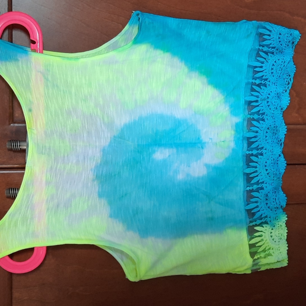 Crop Top - Picture 3 of 4